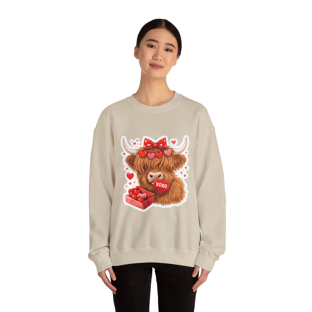 Valentine Highland Cow Sweatshirt – Cute XOXO Heart Gift Crewneck