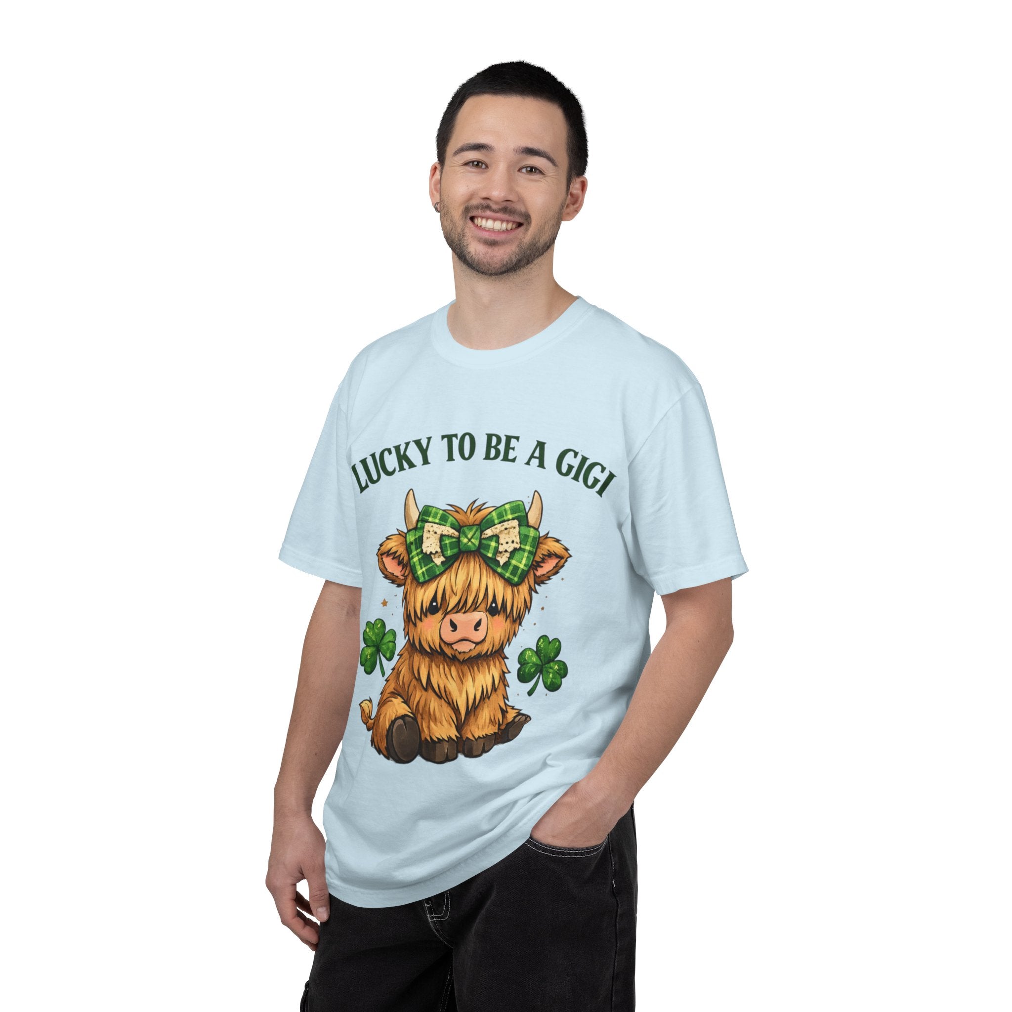 Lucky to Be a Gigi T-Shirt — Cute Highland Cow St. Patrick’s Day Tee
