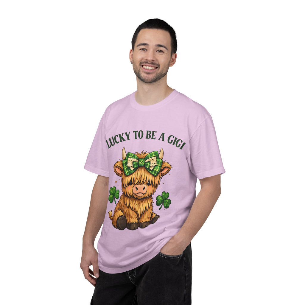 Lucky to Be a Gigi T-Shirt — Cute Highland Cow St. Patrick’s Day Tee