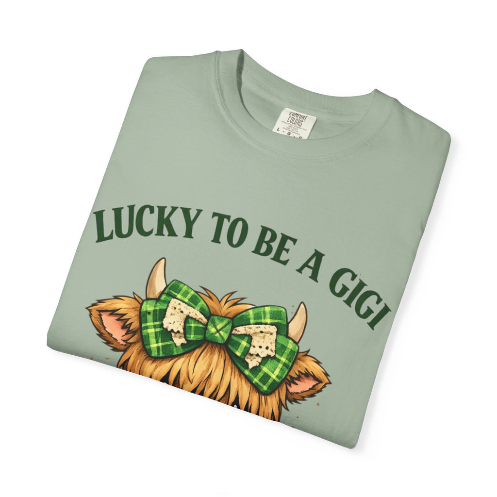 Lucky to Be a Gigi T-Shirt — Cute Highland Cow St. Patrick’s Day Tee