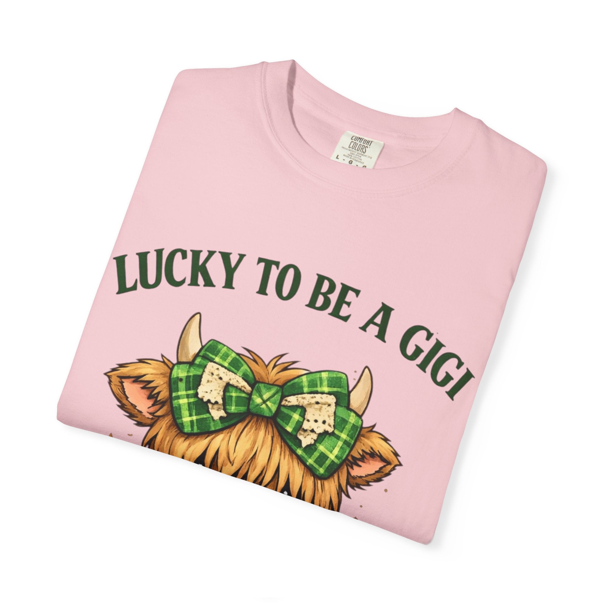 Lucky to Be a Gigi T-Shirt — Cute Highland Cow St. Patrick’s Day Tee
