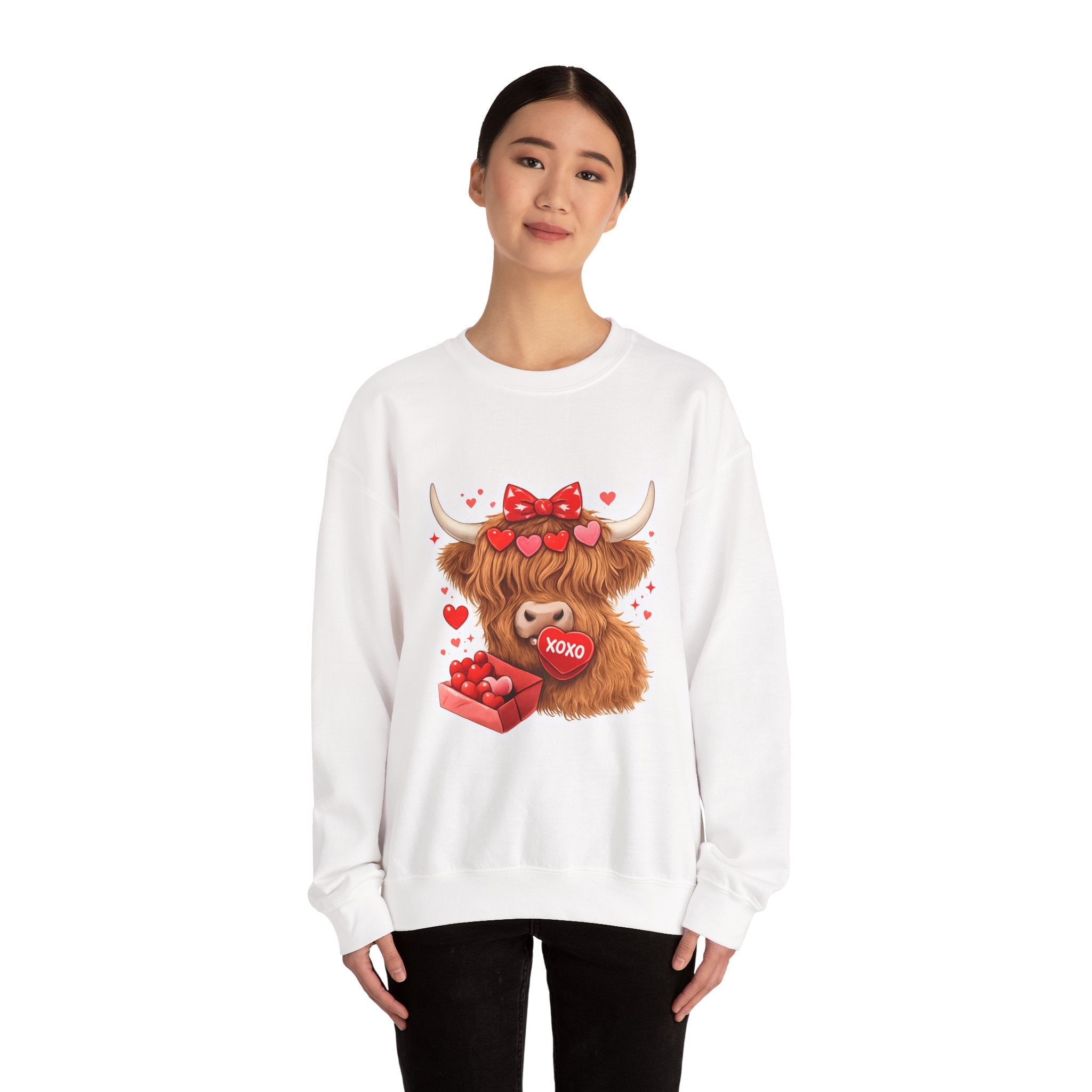 Valentine Highland Cow Sweatshirt – Cute XOXO Heart Gift Crewneck